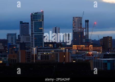 Una mattinata noiosa attraverso il centro di Leeds Foto Stock