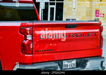 Austin, Texas, USA - Febbraio 2023: Vista ravvicinata della parte posteriore di un camioncino da pick up Chevrolet Silverado Foto Stock
