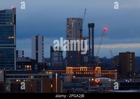 Una mattinata noiosa attraverso il centro di Leeds Foto Stock