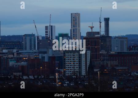 Una mattinata noiosa attraverso il centro di Leeds Foto Stock