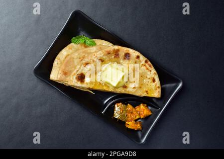 burro paratha con aam ka achar Foto Stock