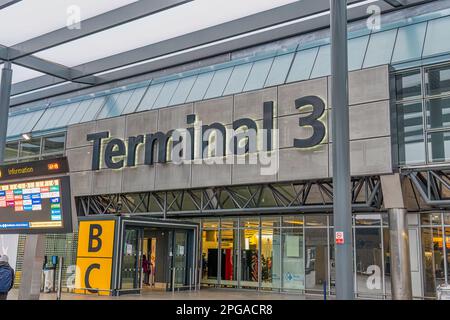 AEROPORTO DI HEATHROW, LONDRA, 9th MARZO 2023: Ingresso al terminal 3 di Londra Heathrow Foto Stock