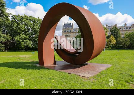 Londra, Regno Unito. 16 settembre 2022. Frieze scultura 2022 mostra al Regent's Park. 'Curvae in Curvae' di Beverly Pepper. © Waldemar Sikora Foto Stock