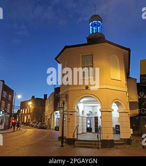 The Pepperpot, Market House, Town Hall, al crepuscolo edifici e architettura, High St, Godalming, Waverley, Surrey, INGHILTERRA, REGNO UNITO, GU7 1AB Foto Stock