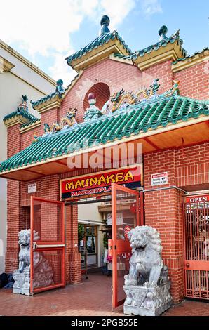 Honolulu, Oahu, Hawaii, USA, - Febbraio 8, Giorno 2023: Ingresso al mercato Maunakea di Chinatown, Honolulu, Hawaii Foto Stock