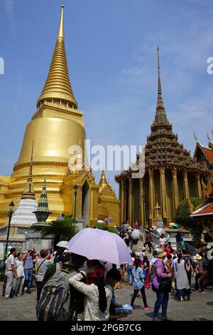 Phra Sri (Rattana) Chedi, Phra Mondop, Wat Phra Kaeo, Tempio del Buddha di Smeraldo, Wat Phra si Rattana Satsadaram, Gran Palazzo, Phra Nakhon Foto Stock