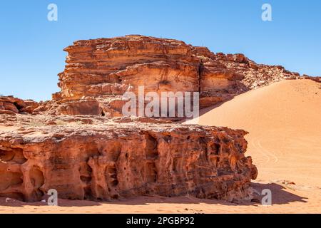 Terreno di montagna a Wadi Rum, Giordania Foto Stock