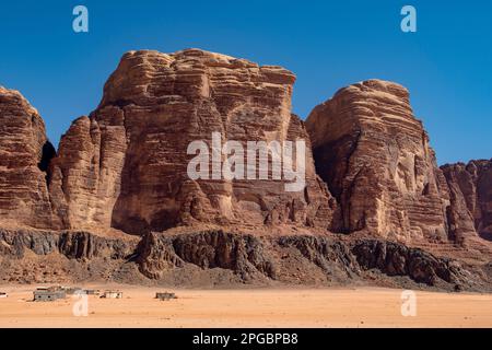 Terreno di montagna a Wadi Rum, Giordania Foto Stock