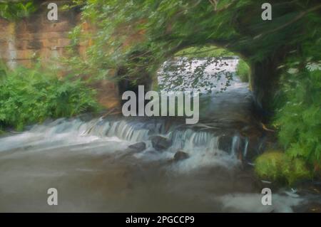 La pittura digitale dell'acqua bassa ha trasformato bianco latteo da una esposizione lunga mentre scorre intorno alle rocce coperte di muschio verde e marrone. Foto Stock