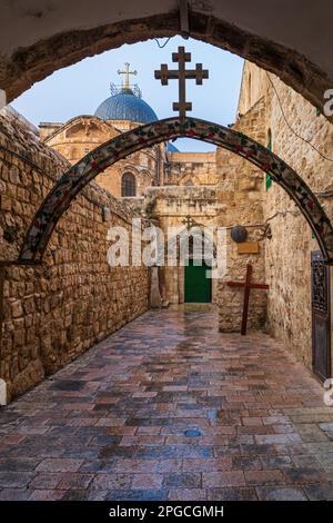 La 9th stazione della croce in Via dolorosa all'entree del Patriarcato copto-ortodosso Foto Stock