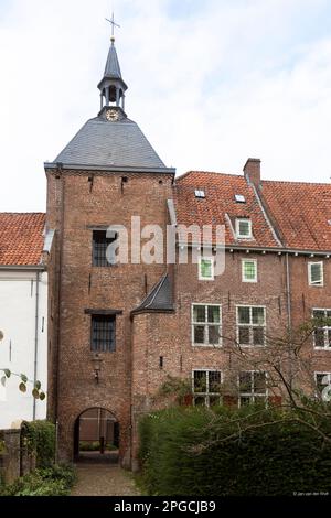 Torre medievale della prigione e parte delle case murarie ad Amersfoort; Paesi Bassi. Foto Stock