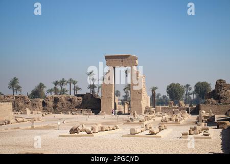 Antico tempio egiziano di Hathor (tempio di Dendra), Qena, Egitto Foto Stock