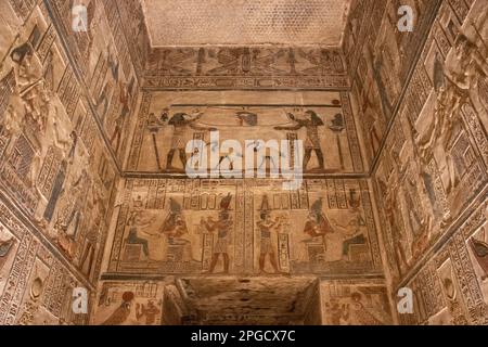 Antico tempio egiziano di Hathor (tempio di Dendra), Qena, Egitto Foto Stock