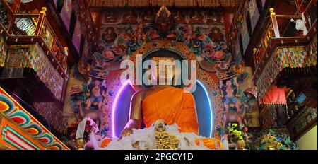 Tawang, Arunachal Pradesh, India - 8th dicembre 2019: Statua del signore buddha del monastero di tawang, famoso luogo religioso a tawang e arunachal pradesh Foto Stock