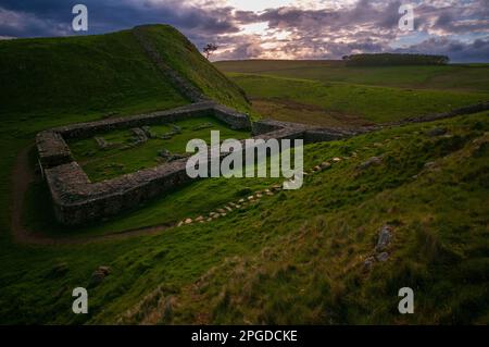 Castle Nick o Milecastle 39 sul Vallo di Adriano, Northumberland, Inghilterra, Regno Unito Foto Stock