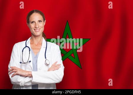 Medico generale marocchino gp sulla bandiera del Marocco Foto Stock