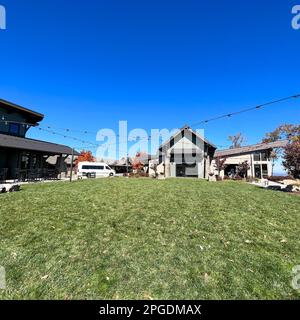 Boone, NC USA - 23 ottobre 2022: L'esterno del Blue Ridge Club a Boone, North Carolina. Foto Stock