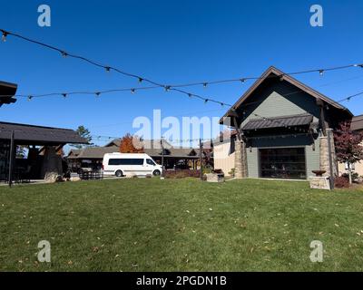 Boone, NC USA - 23 ottobre 2022: L'esterno del Blue Ridge Club a Boone, North Carolina. Foto Stock