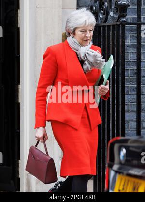 Londra, Regno Unito. 22nd Mar, 2023. L'ex primo ministro, Theresa May lascia il numero 10 Downing Street Credit: Mark Thomas/Alamy Live News Foto Stock