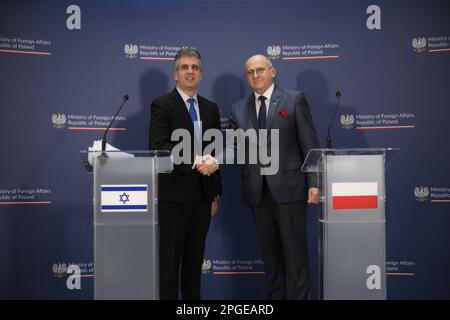 Varsavia, Polonia. 22nd Mar, 2023. FM Eli Cohen israeliano visita il Ministero degli affari esteri per incontrare FM Zbigniew Rau a Varsavia, Polonia, il 22 marzo 2023. (Foto di Jaap Arriens/Sipa USA) Credit: Sipa USA/Alamy Live News Foto Stock