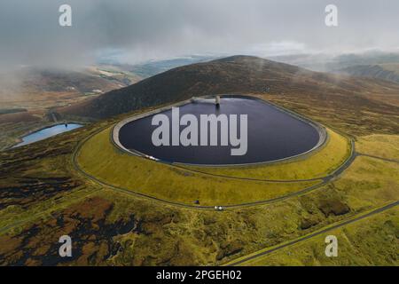 Turlough Hill, co. Wicklow - l'unica centrale elettrica di stoccaggio pompata in Irlanda, situata nelle panoramiche montagne di Wicklow. Progetto ecocompatibile Foto Stock