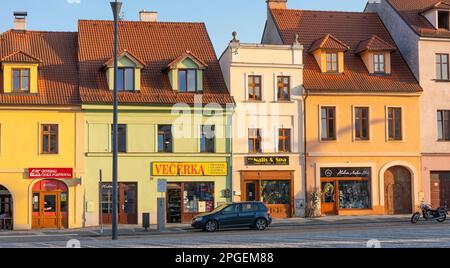 STRIBRO, REPUBBLICA CECA, EUROPA - Piazza Masarykovo nel centro di Stribro. Foto Stock