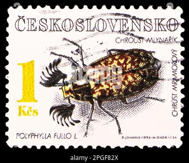 MOSCA, RUSSIA - 16 MARZO 2023: Francobollo stampato in Cecoslovacchia mostra Pine Chafer (Polyphylla fullo), serie Beetles, circa 1992 Foto Stock