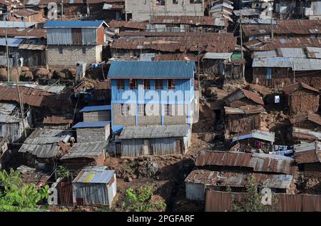 KENYA, Nairobi, Kibera slum / KENIA, Nairobi, Slum Kibera Foto Stock