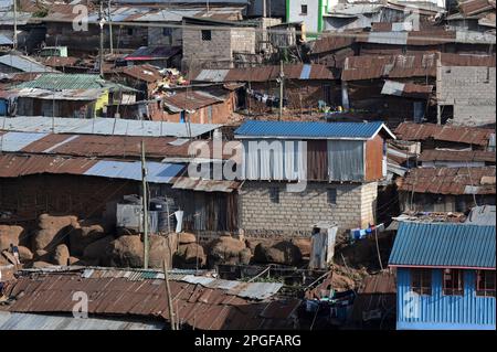 KENYA, Nairobi, Kibera slum / KENIA, Nairobi, Slum Kibera Foto Stock