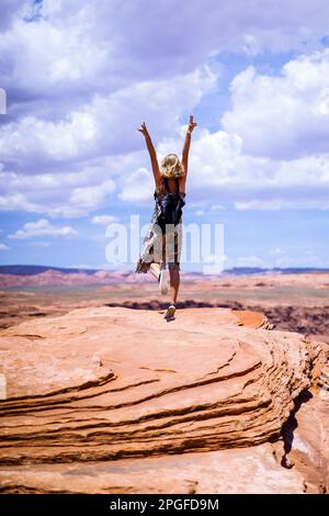 I viaggiatori scattano foto del Grand Canyon, Horseshoe Bend Foto Stock