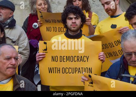 Londra, Regno Unito. 22nd marzo 2023. Gli ebrei britannici organizzano una protesta a Westminster contro la visita del primo ministro israeliano Benjamin Netanyahu nel Regno Unito. Credit: Vuk Valcic/Alamy Live News Foto Stock