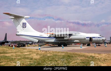 Aereo di trasporto dell'Ukrainian Air Force Ilyushin il-76 sulla asfalto di RAF Fairford. Regno Unito - 13 luglio 2018 Foto Stock