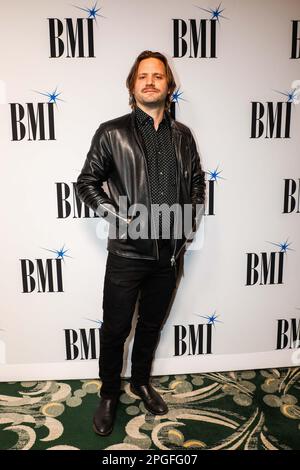 21 marzo 2023, BEVERLY HILLS, CALIFORNIA, USA: SCOTT DITTRICH arriva sul tappeto rosso per i 30th premi annuali BMI Latin Awards al Beverly Wilshire Four Seasons Hotel di Beverly Hills, California, il 21 marzo 2023. (Credit Image: © Clutch Pockets Wambli/ZUMA Press Wire) SOLO PER USO EDITORIALE! Non per USO commerciale! Foto Stock