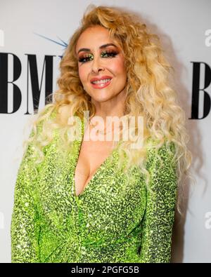 21 marzo 2023, BEVERLY HILLS, CALIFORNIA, USA: CRISTY SOLIS arriva sul tappeto rosso per i 30th premi annuali BMI Latin Awards al Beverly Wilshire Four Seasons Hotel di Beverly Hills, California, il 21 marzo 2023. (Credit Image: © Clutch Pockets Wambli/ZUMA Press Wire) SOLO PER USO EDITORIALE! Non per USO commerciale! Foto Stock