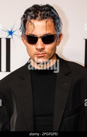 21 marzo 2023, BEVERLY HILLS, CALIFORNIA, USA: TAINY arriva sul tappeto rosso per i 30th premi annuali BMI Latin Awards al Beverly Wilshire Four Seasons Hotel di Beverly Hills, California, il 21 marzo 2023. (Credit Image: © Clutch Pockets Wambli/ZUMA Press Wire) SOLO PER USO EDITORIALE! Non per USO commerciale! Foto Stock