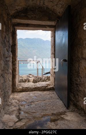 Bastione di Riva, castello del 16th° secolo sopra Riva sul Lago di Garda Foto Stock