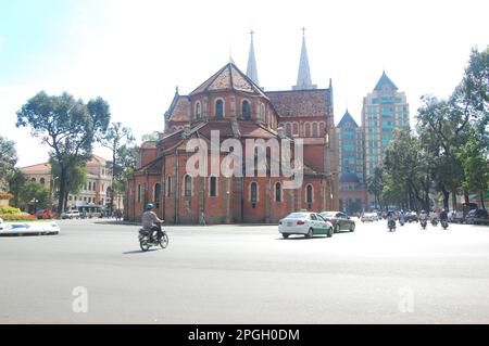 La cattedrale di Notre Dame Basilica di Saigon Foto Stock