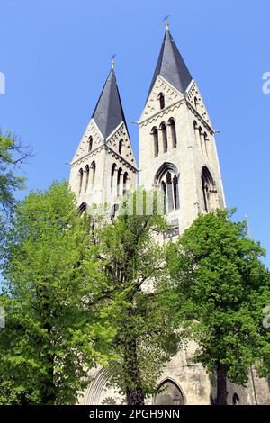 Torri della Cattedrale di Halberstadt o Chiesa di Santo Stefano e San Sisto, chiesa gotica, costruita tra il 1236 e il 1491, Halberstadt, Sassonia-Anhalt, Germania Foto Stock