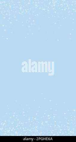Sfondo di natale di overlay di nevicate. Sottili fiocchi di neve volanti e stelle sullo sfondo azzurro dell'inverno. Overlay sulle nevicate natalizie. Illustrazione del vettore verticale. Illustrazione Vettoriale