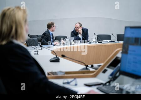 L'AIA - Sottosegretario di Stato Hans Vijlbrief (Affari economici e clima) nel corso di una discussione in commissione sulla modifica della legge sulle miniere. ANP BART MAAT netherlands OUT - belgio OUT Foto Stock