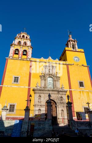 Guanajuato, Guanajuato, Messico, Basilica de Nuestra Senora de Guanajuato in plaza de la paz Foto Stock