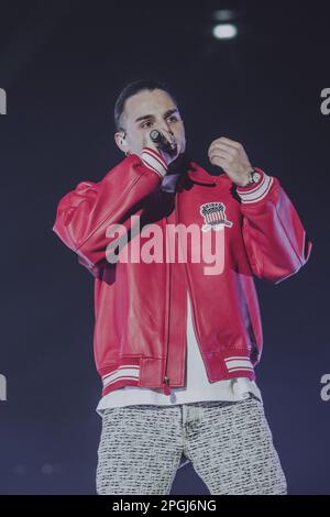 Il cantante Ernia vive a Milano nel Mediolanum Forum di Assago Foto Stock