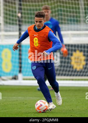 Inghilterra, Max Aarons di Under-21 durante una sessione di allenamento al St. George's Park, Burton upon Trent. Data immagine: Giovedì 23 marzo 2023. Foto Stock