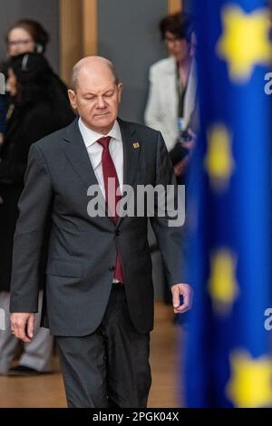 Bruxelles, Belgio. 23rd Mar, 2023. BRUXELLES - il Cancelliere tedesco OLAF Scholz arriva il primo giorno del vertice annuale di primavera del Consiglio europeo. Il vertice discuterà, tra l'altro, le relazioni con l'Ucraina e la politica economica. ANP JONAS ROOSENS netherlands OUT - belgium OUT Credit: ANP/Alamy Live News Foto Stock