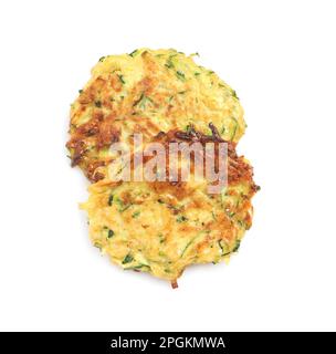 Deliziose frittelle di zucchine su sfondo bianco, vista dall'alto Foto Stock