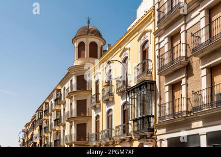 Centro della bellissima città spagnola Antequera. Destinazione turistica a Andalucía. Città storica e medievale con una bella architettura. Foto Stock