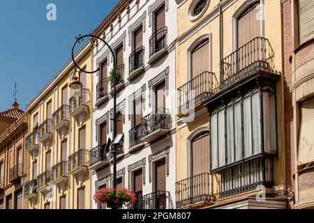 Centro della bellissima città spagnola Antequera. Destinazione turistica a Andalucía. Città storica e medievale con una bella architettura. Foto Stock