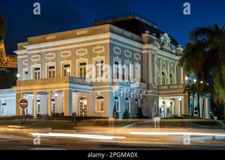 Puerto Rico Reception Center (ex Antiguo Casino de San Juan, Beaux Arts Style), e striature leggere Old San Juan, Puerto Rico Foto Stock