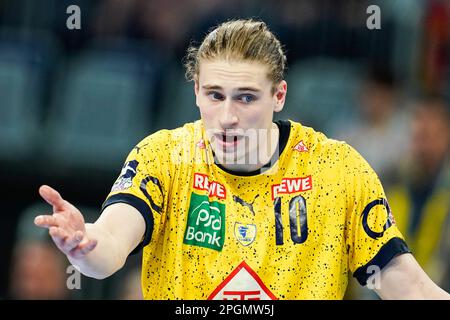 Mannheim, Germania. 23rd Mar, 2023. Pallamano: Bundesliga, Rhein-Neckar Löwen - HSV Hamburg, Matchday 24, SAP Arena. Juri Knorr del Rhein-Neckar Löwen gesti. Credit: Uwe Anspach/dpa/Alamy Live News Foto Stock