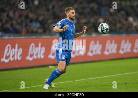 Napoli, Italia. 23rd Mar, 2023. Domenico Berardi (11) l'Italia controlla la palla durante la partita DI calcio di qualificazione EURO 2024 tra Italia e Inghilterra il 23 marzo 2023 allo Stadio Maradona di Napoli, Italia Credit: Independent Photo Agency/Alamy Live News Foto Stock